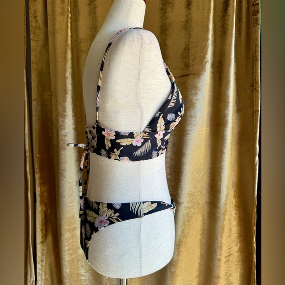 Tropical Bikini by Jacks, Brazilian Bottom, Triangle Top, Criss-Cross Back | M - Picture 6 of 12